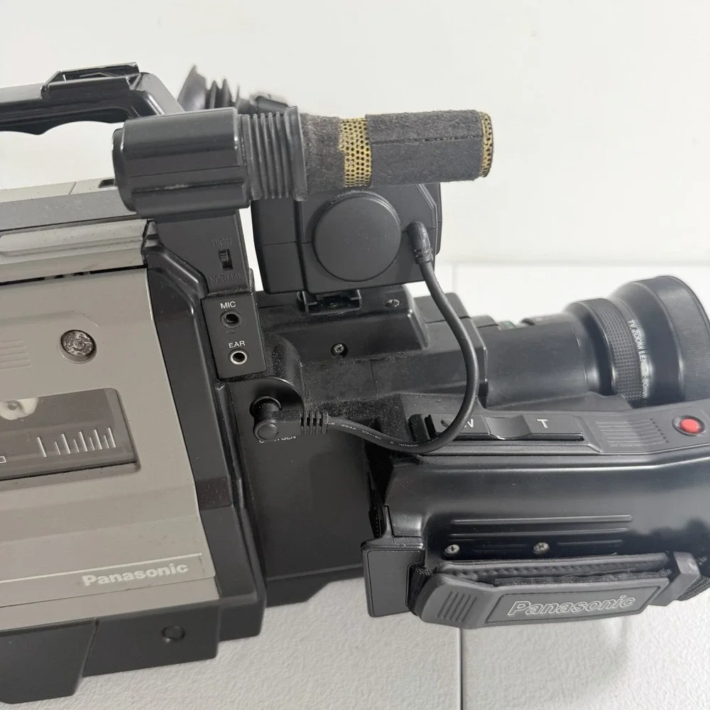 Panasonic AG-450 S-VHS Reporter Camcorder AS IS FOR REPAIR READ